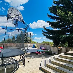 Cozy Basement Suite-溫馨小屋 Designated Parking Calgary