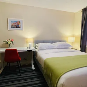 Joe's Cozy And Quality Place In Calgary